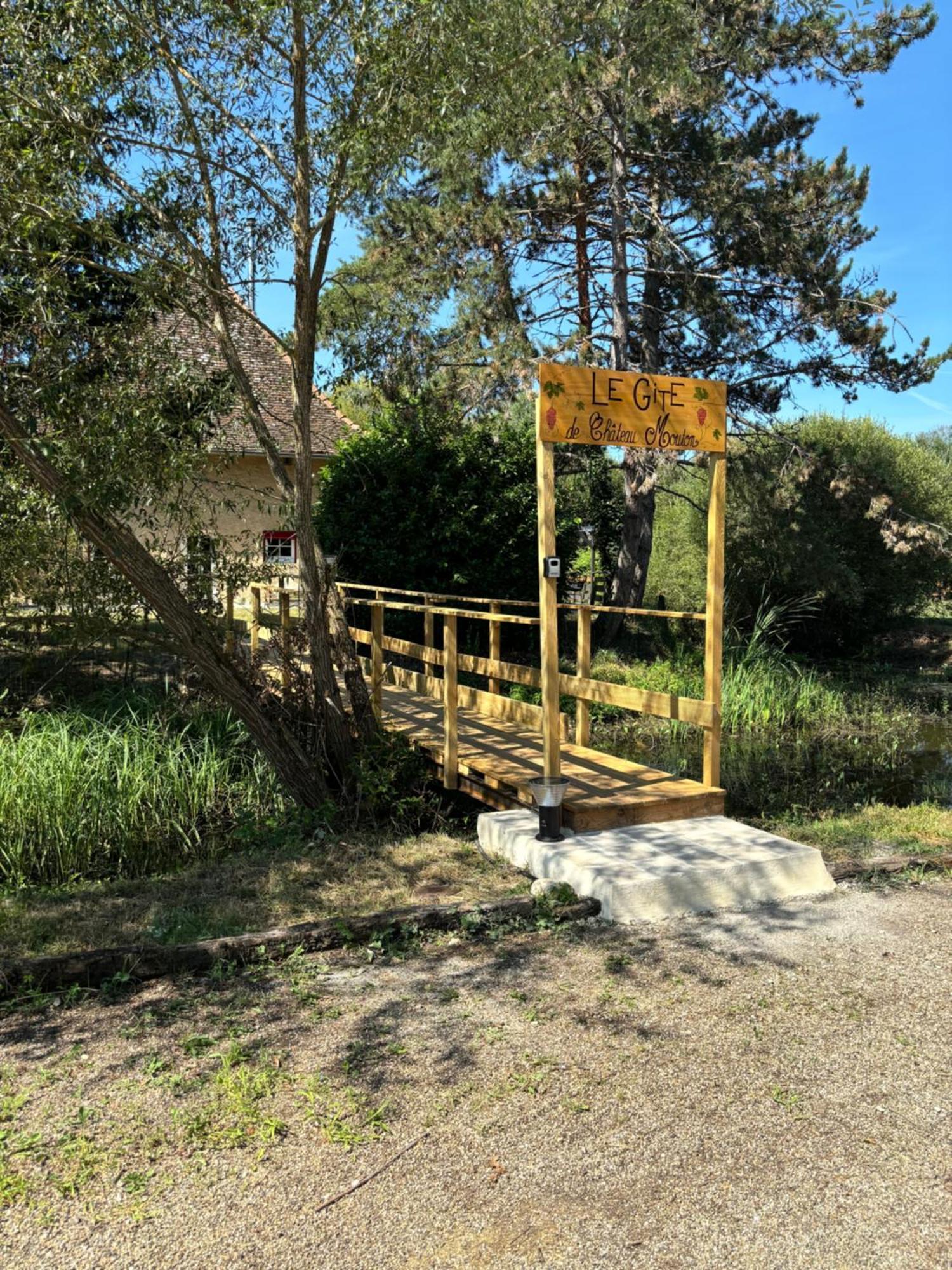 Le Gite Du Chateau Mouton Chatenoy-le-Royal Kültér fotó